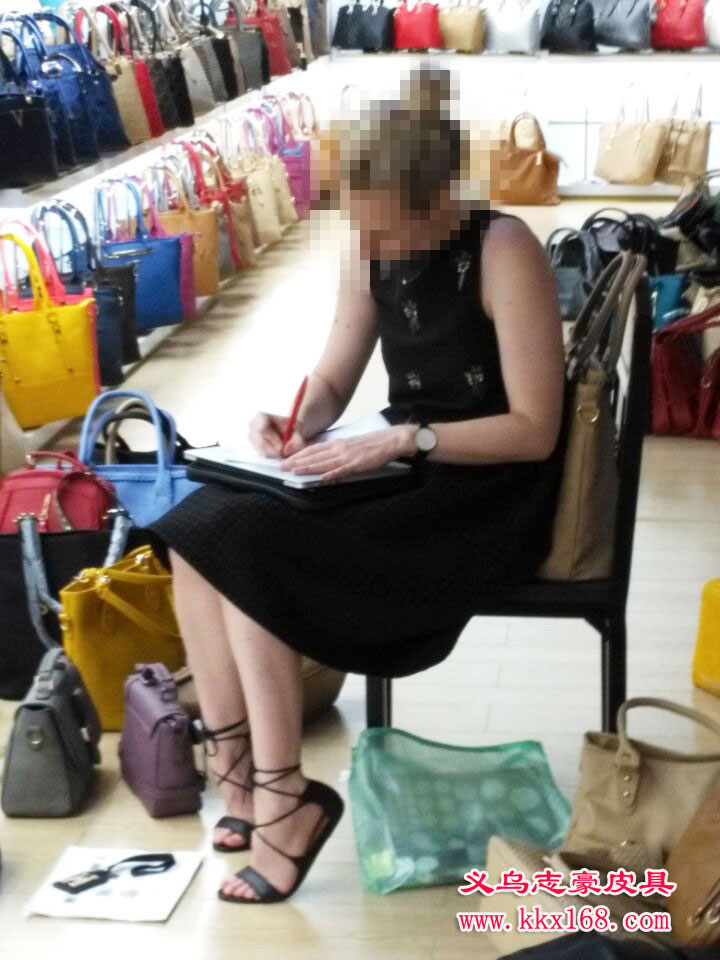 定制女士手袋 義烏箱包廠給你不一樣的休驗