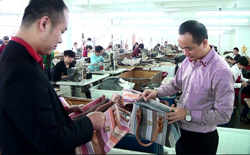 【重磅消息】義烏箱包廠志豪皮具打造女包加工生產(chǎn)系統(tǒng)效果顯著
